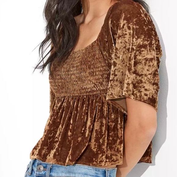 NEW Super Adorable AE Velvet top - Picture 4 of 4